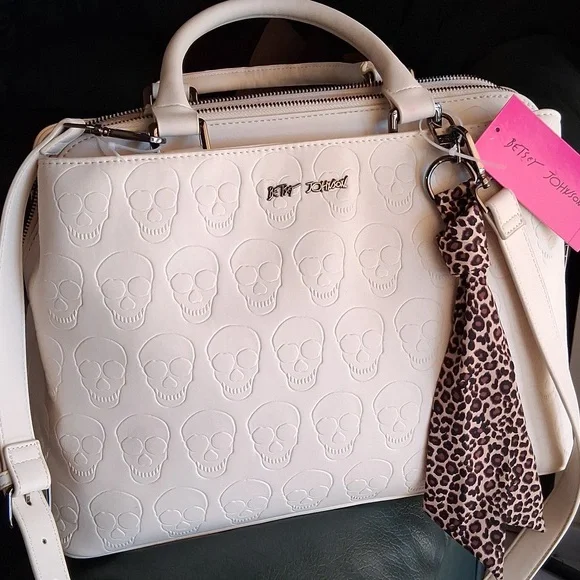 BETSEY JOHNSON Chalk color with Embossed Skulls & Bandana Purse. NWT. - Picture 2 of 15